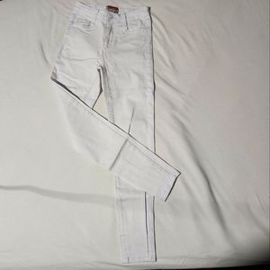 White skinny jeans